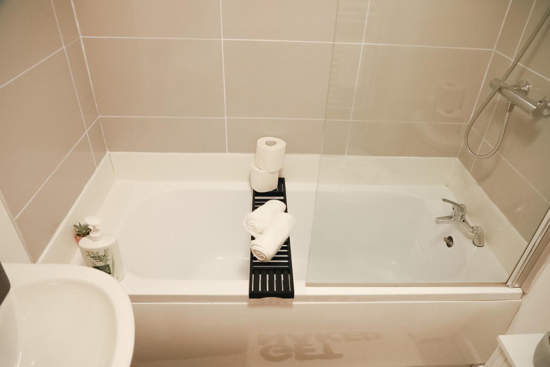 1 Bedroom Apartment Bradford City Centre Foster Square Экстерьер фото