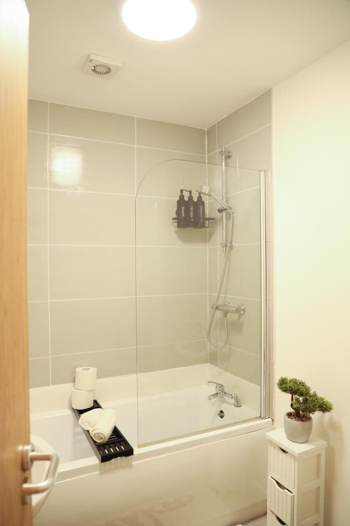 1 Bedroom Apartment Bradford City Centre Foster Square Экстерьер фото